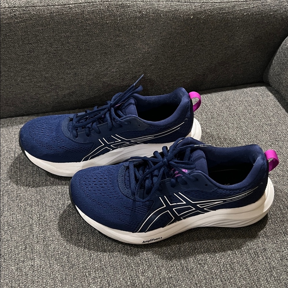 Used but never worn outside: ASICS amplifoam+ Blue Sneakers